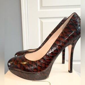Joan & David Platform Heels Women's Size 8 - Brown / Burgundy Snakeskin Print